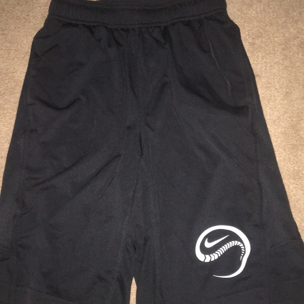 Boys Nike shorts medium
